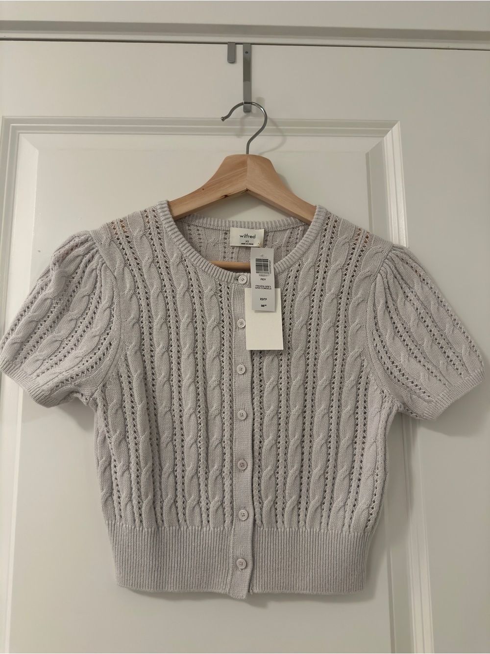 [NWT] Aritzia Wilfred Fey Cardigan (Cable-Knit) - Color Frozen Grey - Size XS